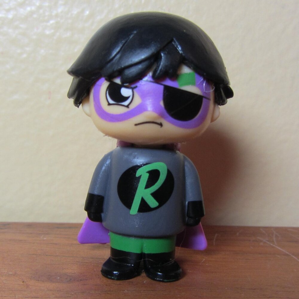 3 for $36 - Ryan’s World Mini figure dark titan (W5295)